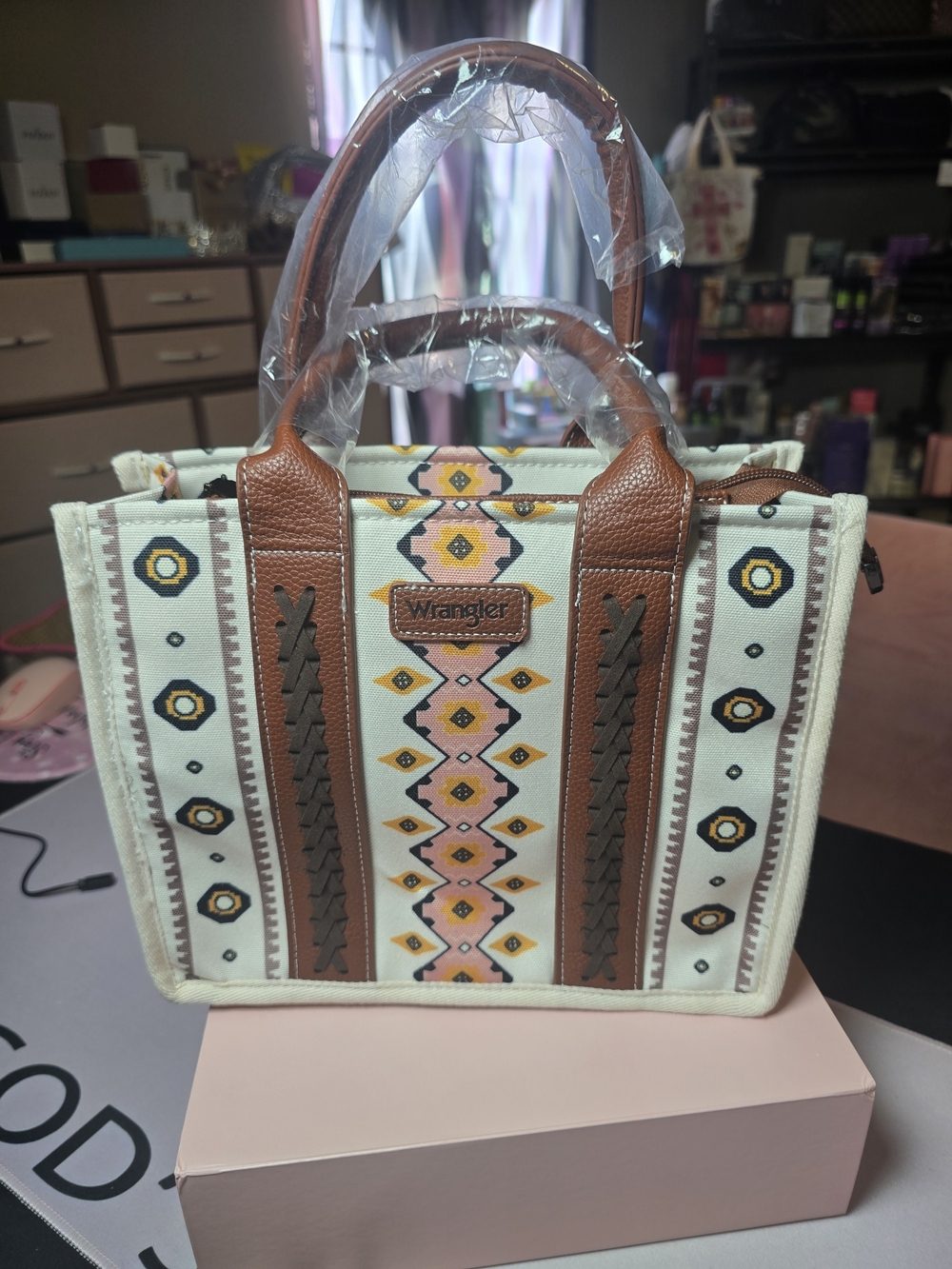 Wrangler Women's Cream & Brown Embroidered Tote Bag & Jewlery